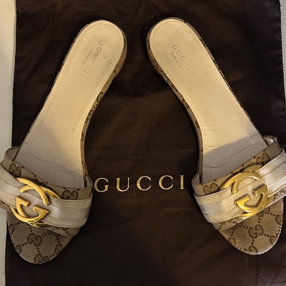 Gucci Women's Brown and Gold Slide Sandals
